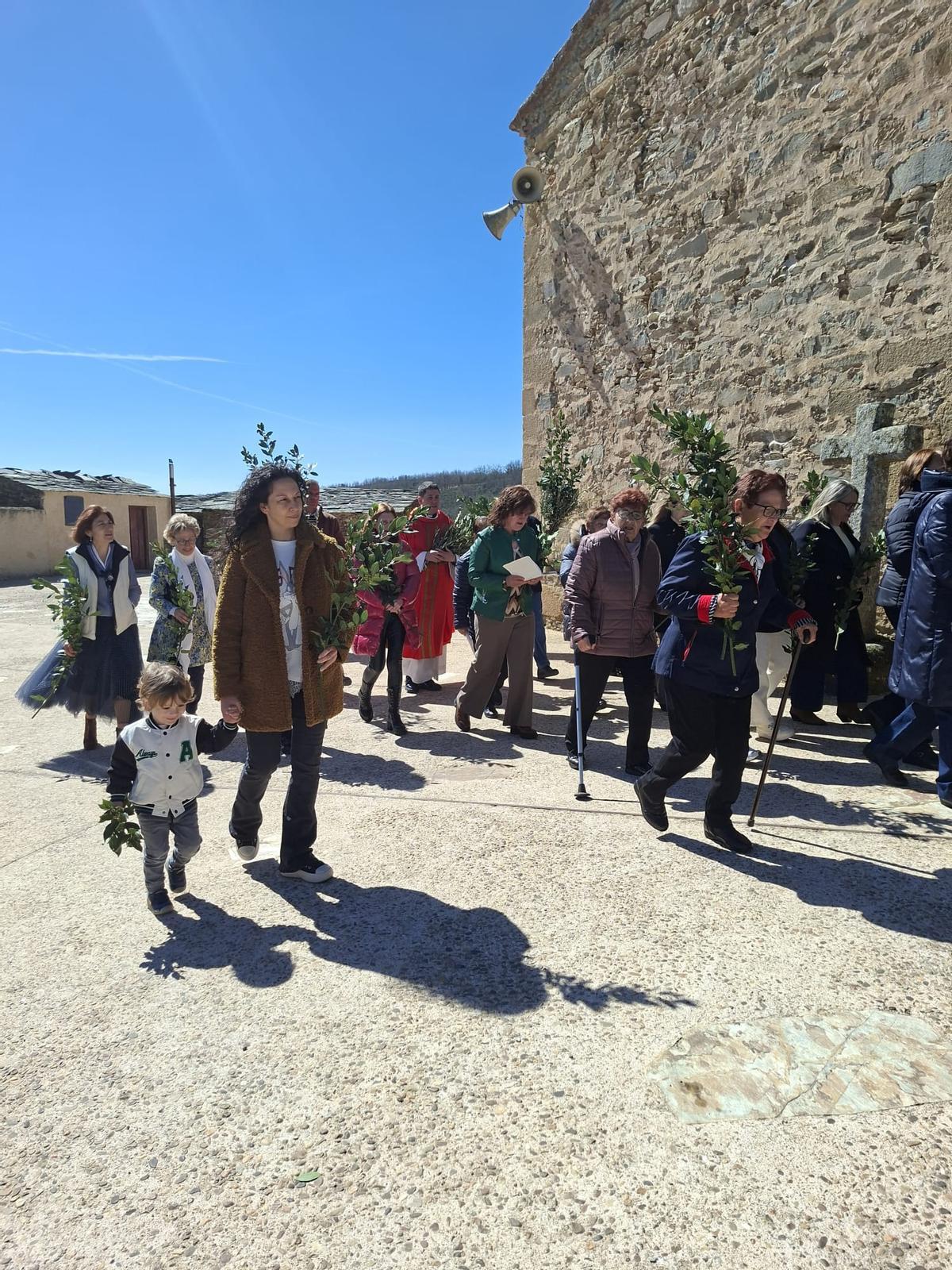 Bercianos da inicio a la "Pasión de un Pueblo" con la bendición de palmas
