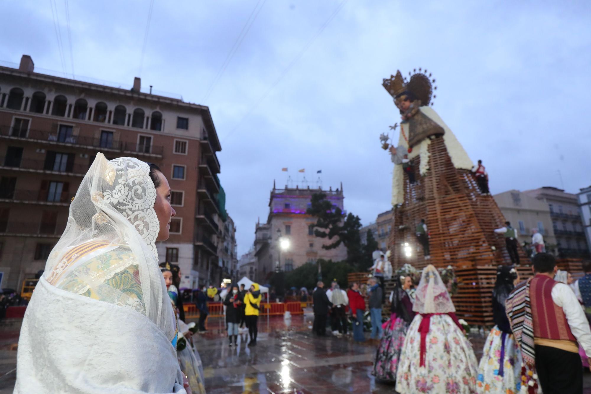 Búscate en el primer día de ofrenda por la calle de la Paz (entre las 18:00 a las 19:00 horas)