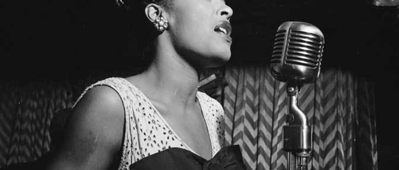 Billie Holiday interpretando &quot;Strange Fruit&quot;, en Nueva York.