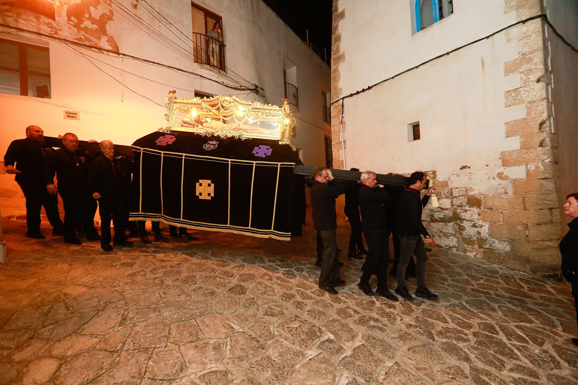 Así se vive el Martes Santo en Ibiza