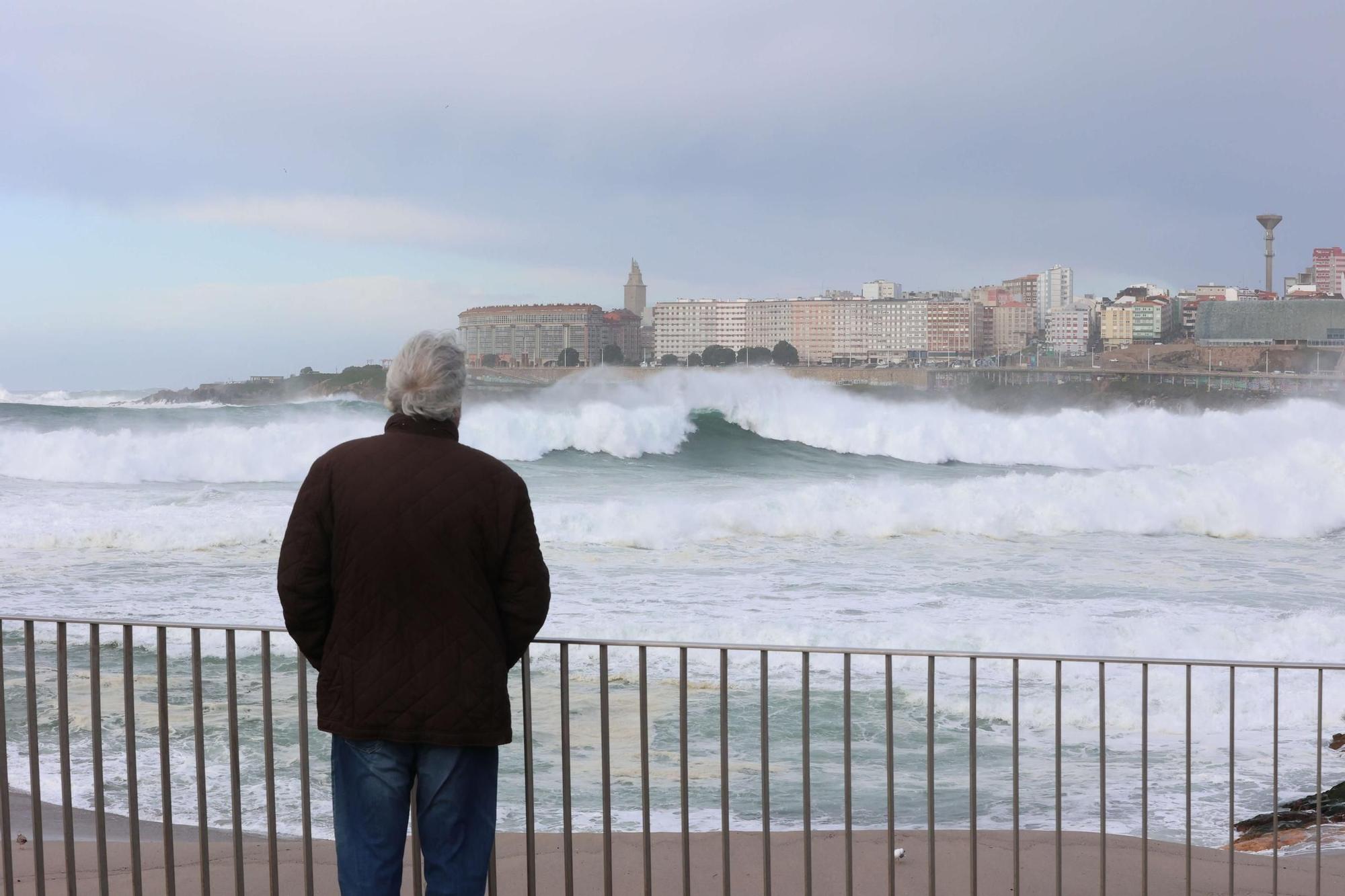 Alerta roja en el mar en A Coruña