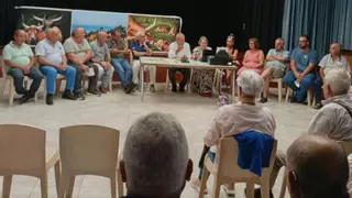 La reelección de Castro zanja la crisis interna de los comuneros de O Grove