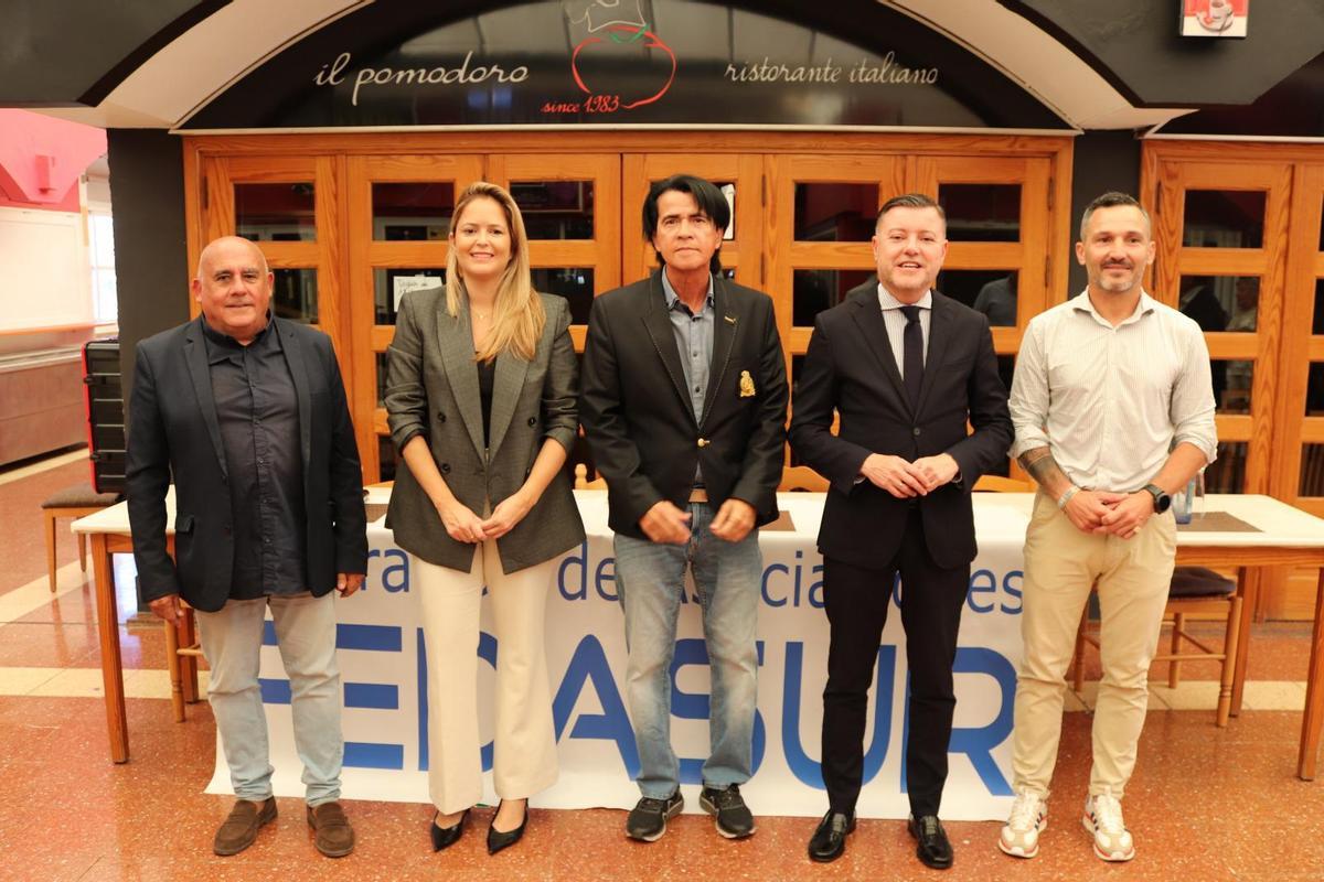 Por la izquierda, Luis León, Yilenia vega, Ramón Ramos, Teodoro Sosa y Ruymán Cardoso.