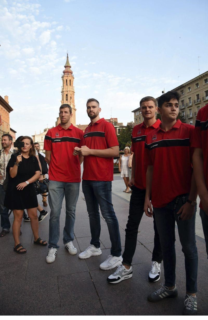 Recorrido turístico del Basket Zaragoza por la capital aragonesa