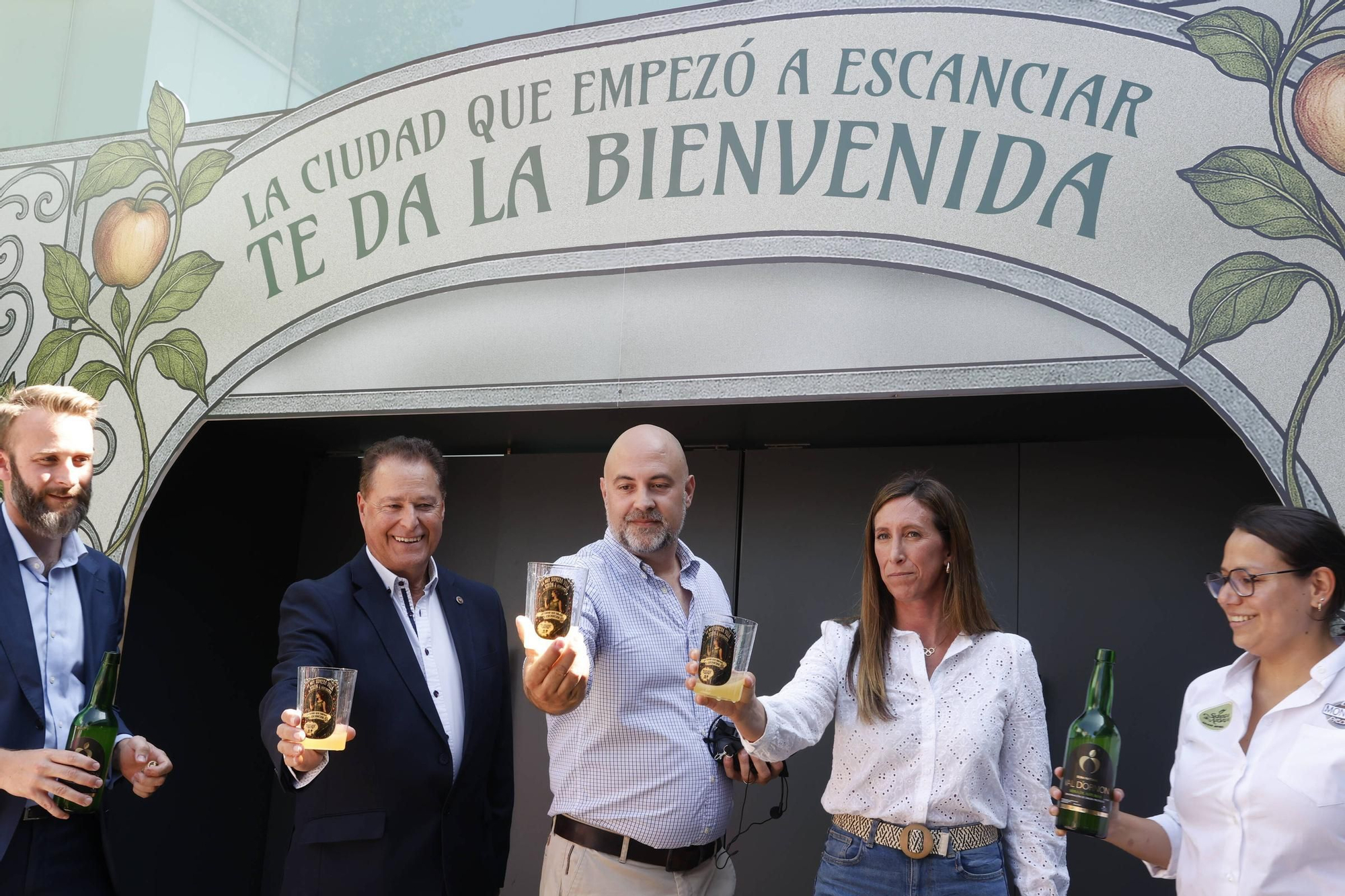Gijón escancia su historia sidrera en la Feria de Muestras: así es el stand del Ayuntamiento (en imágenes)