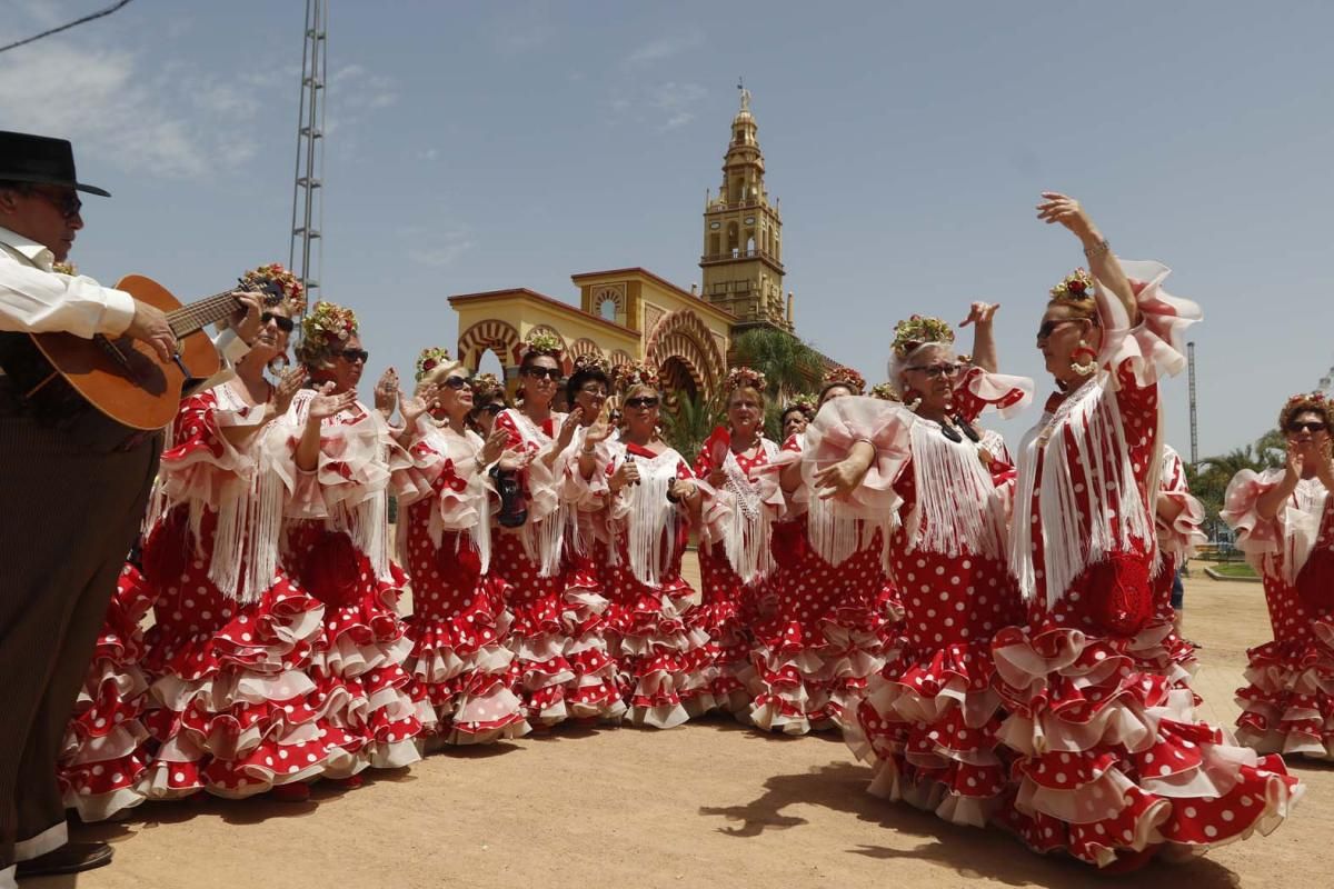 Fotogalería / 24 coros rocieros 'toman' El Arenal