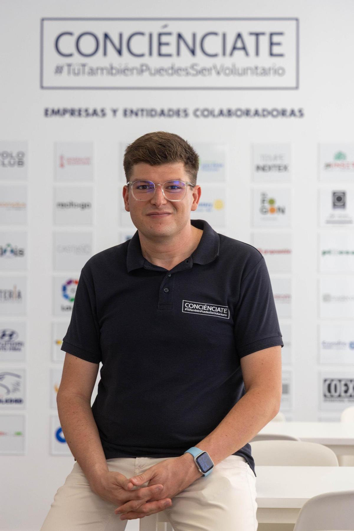 Gorka Chazarra en la sede de la Fundación Conciénciate en Elche.