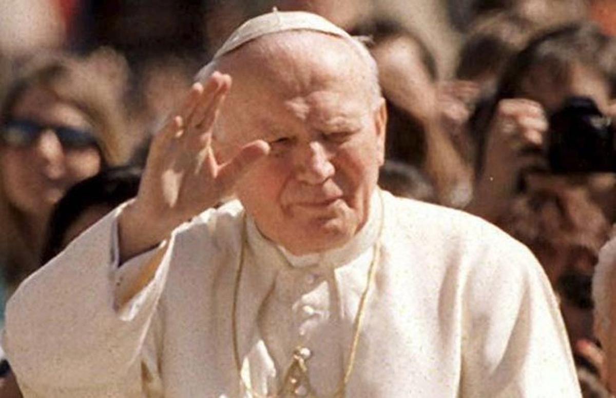 Joan Pau II, durant un acte públic al Vaticà. Joan Pau II, durant un acte públic al Vaticà.