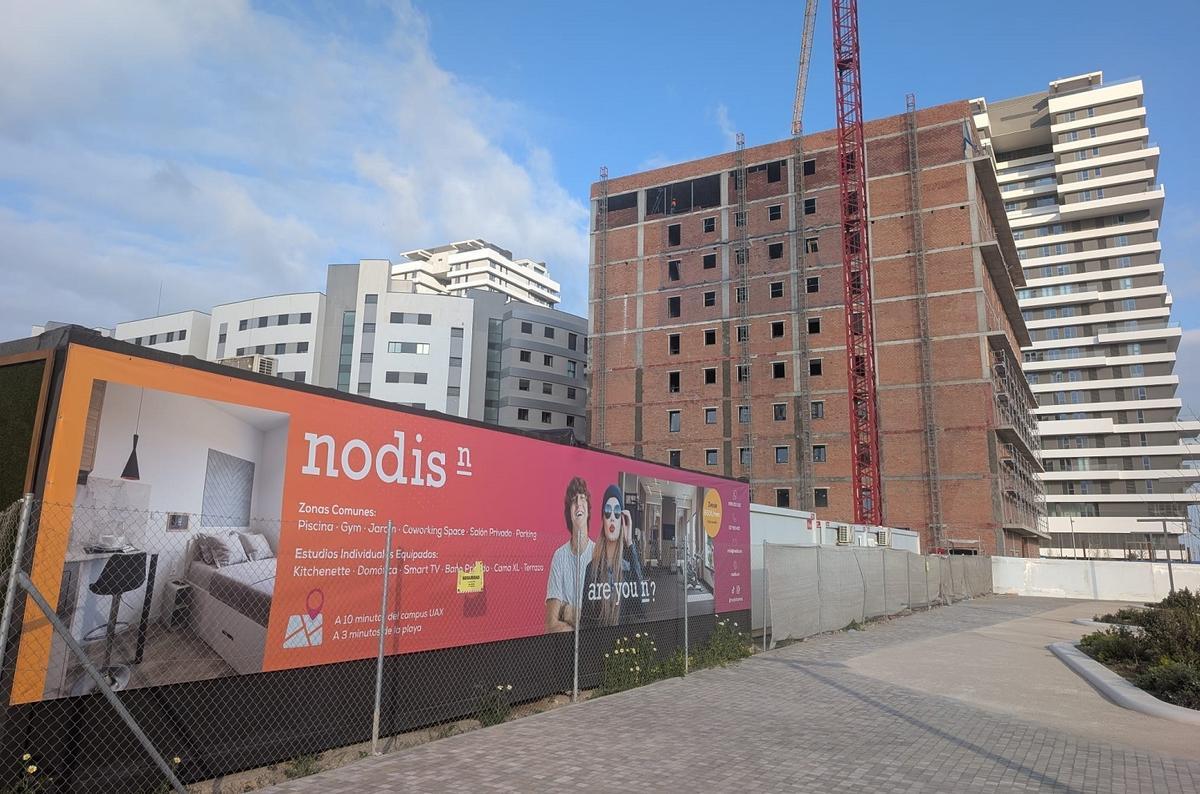 Estado actual de la obra del edificio que Miraval construye en la zoan de Torre del Rio, junto a las Málaga Towers.