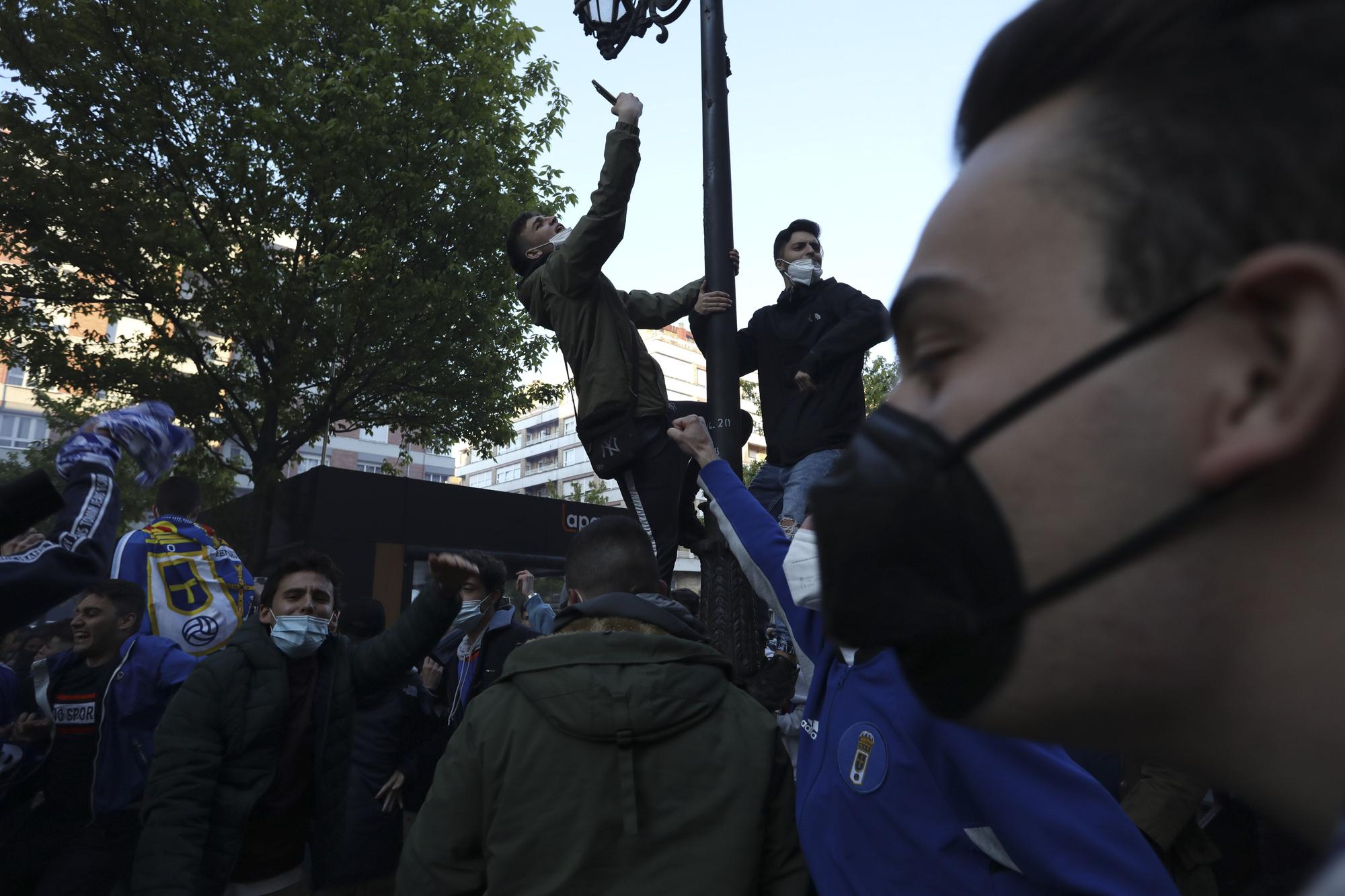 El ambiente en Oviedo durante el derbi