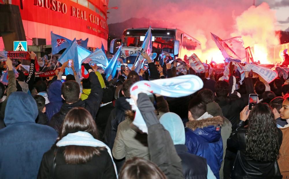 La afición apoyó al equipo antes del partido para darle un empujón fuera del descenso