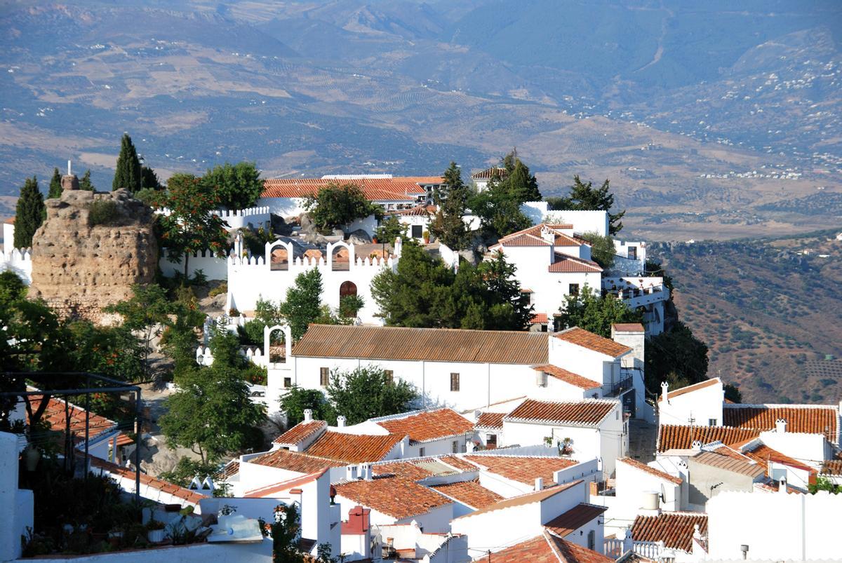 Ciudad y vista del castillo, Comares.