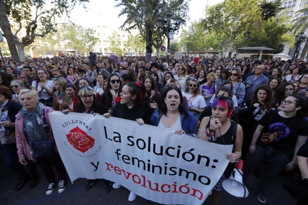 Marcha en València en protesta por la sentencia de 'La Manada'