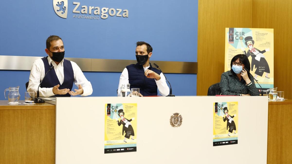 Mario Cosculluela, Javier Rodrigo y Josefina Barba, en la presentación del Festival de Circo de Zaragoza.