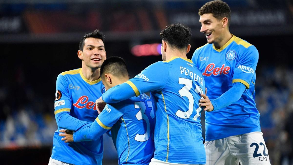 Los jugadores del Nápoles celebrando el primer gol