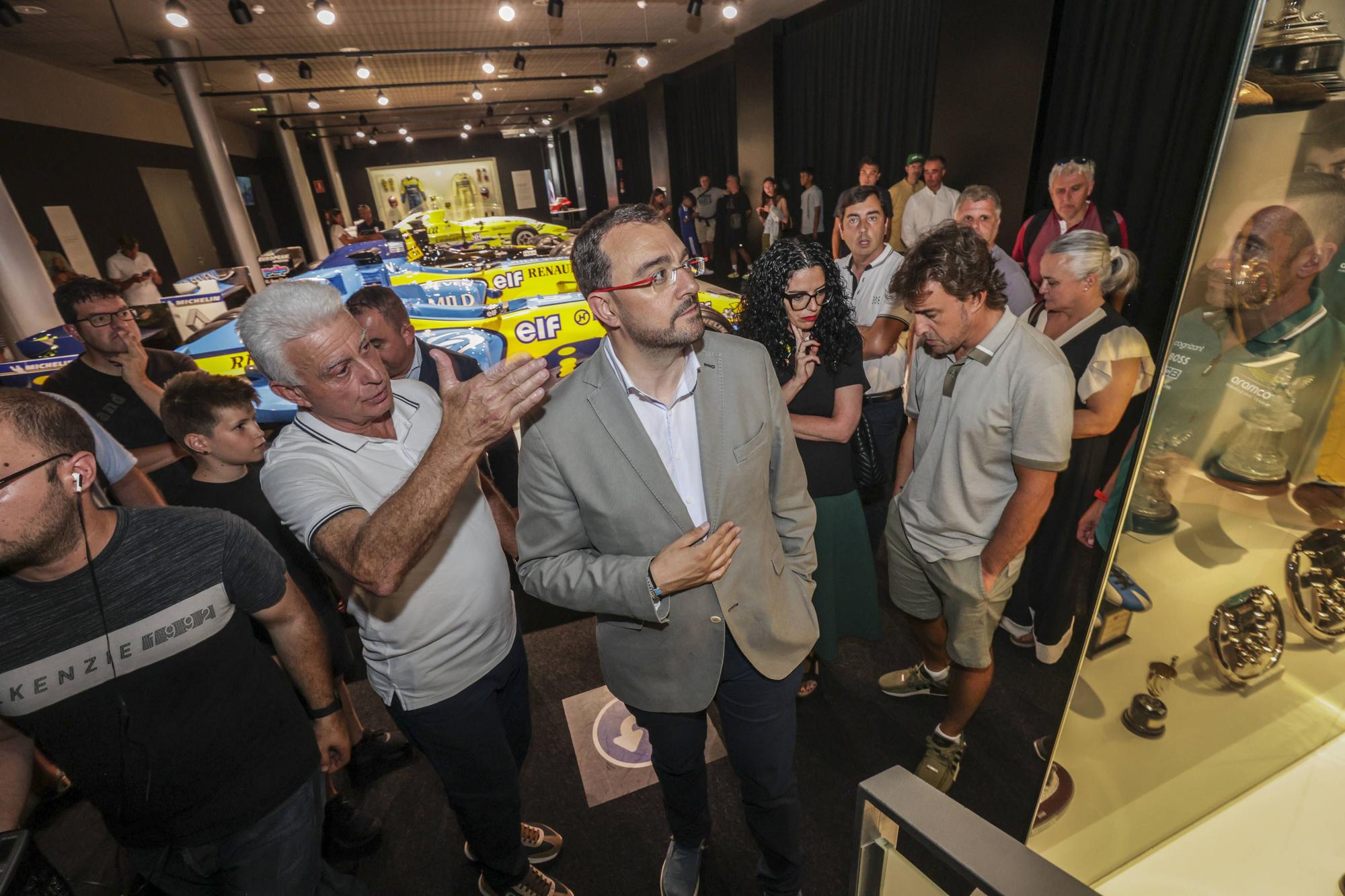 El presidente del Principado visita el Museo y Circuito Fernando Alonso.