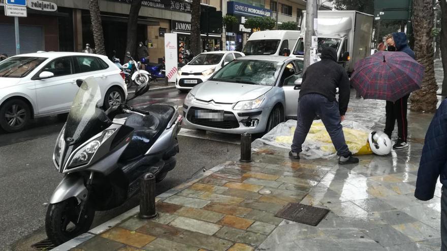 Herido al caer de la moto tras ser arrollado por un coche en Murcia