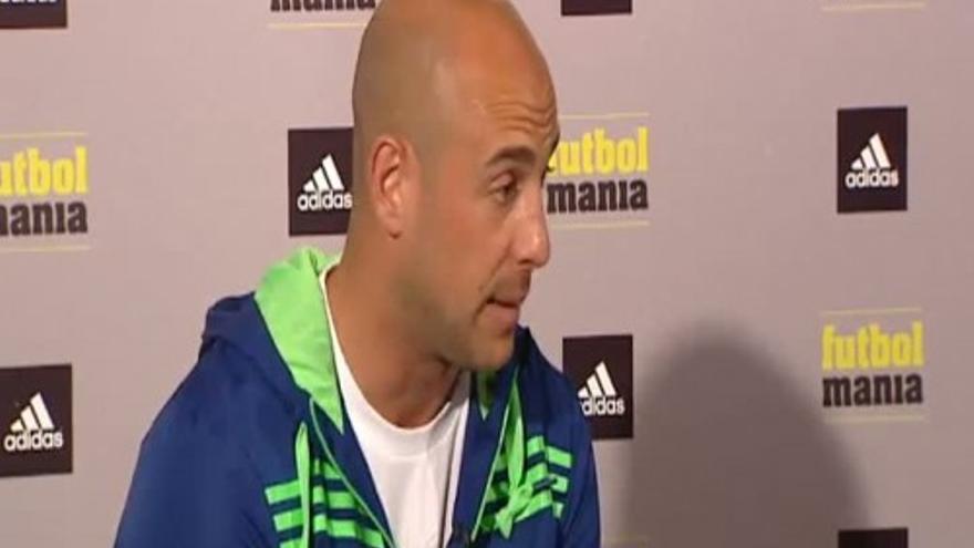 Reina presenta su equipación para la Copa Confederaciones