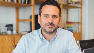 Álvaro Bilbao, neuropsicòleg: "La confiança del teu fill no es construeix dient-li tota l’estona com és de llest"
