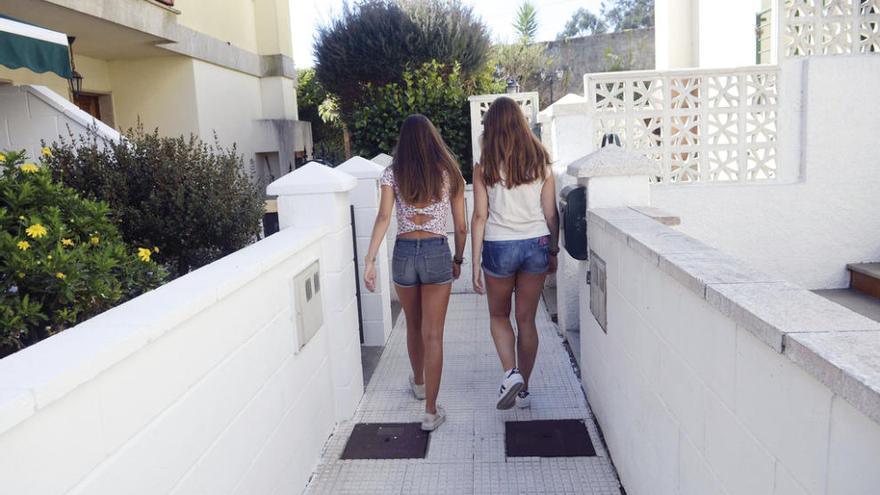 &quot;Tenía miedo de subir sola a casa&quot;, dicen sus amigas