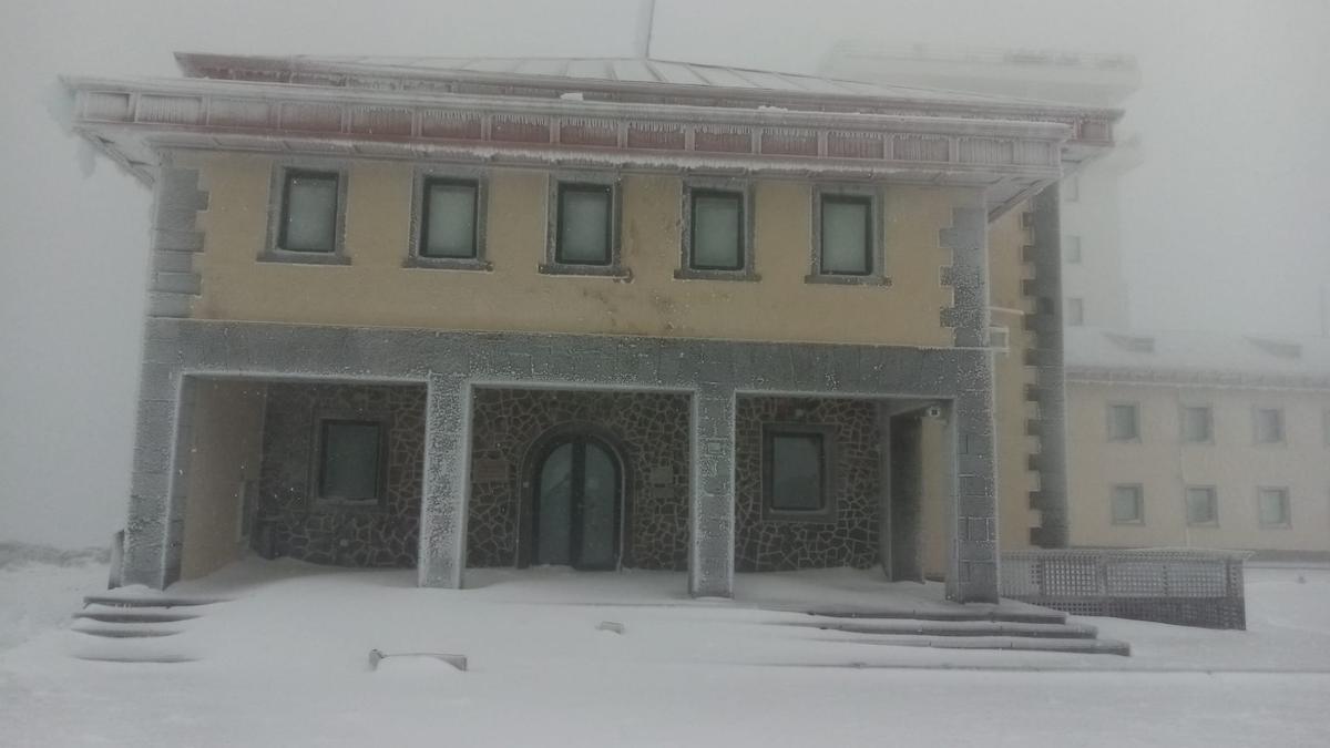 La borrasca Celia deja una intensa nevada en el Teide