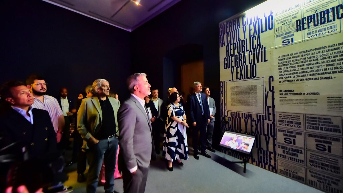 Collboni en la visita a la exposición ‘Vendrán las mujeres’ en el Museo Cabañas. Abordan las mujeres escritoras y el diseño editorial en Barcelona CENTROAMÉRICA MÉXICO CULTURA ALEJANDRO ACOSTA - AJUNTAMENT DE BARCELONA