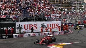 El monegasco Charles Leclerc se ha exhibido en casa con Ferrari