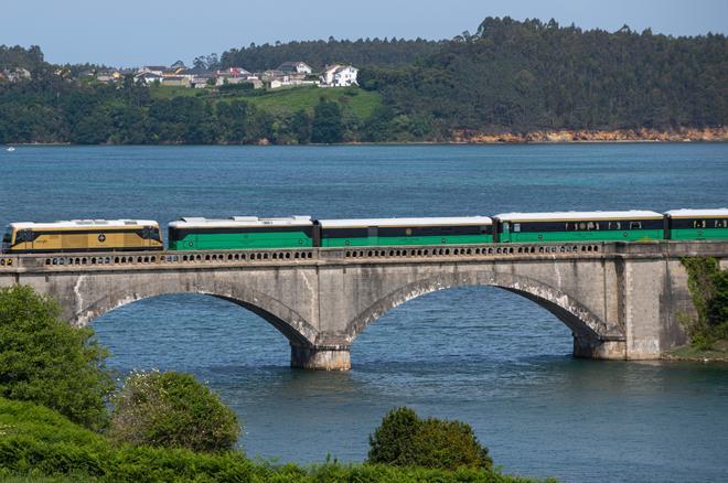 Costa Verde Expres - Pasando puente