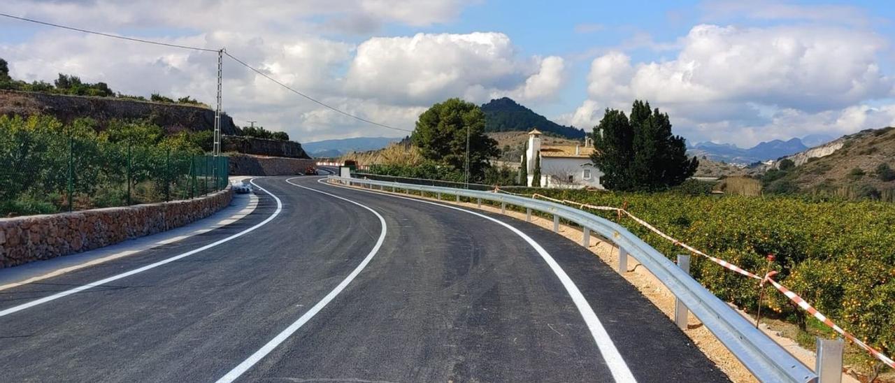 El tramo de carretera abierto ayer entre la Font d’en Carròs y Oliva. | LEVANTE-EMV