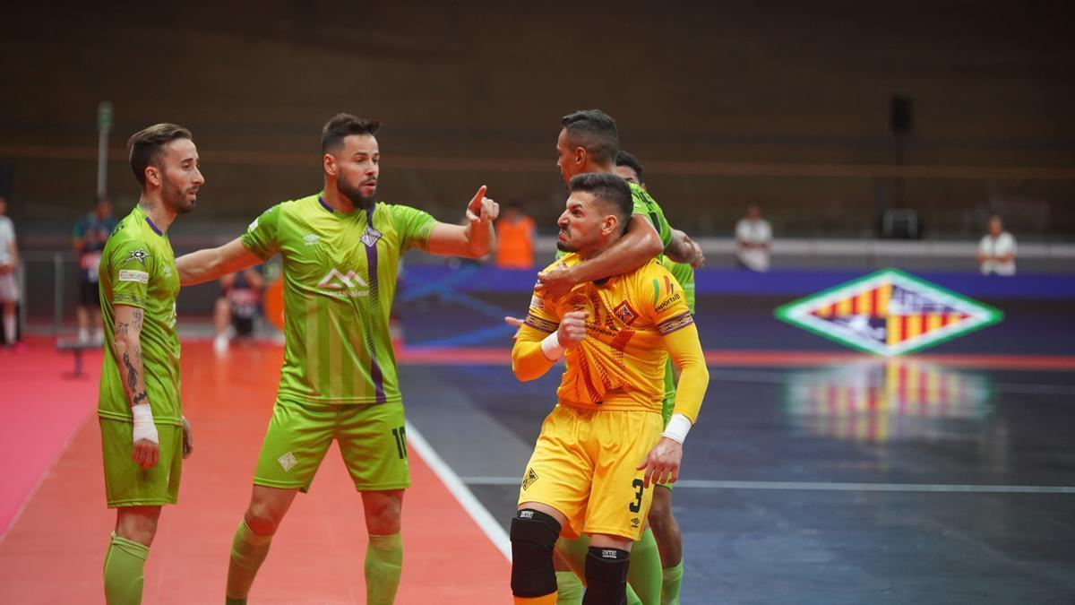 Los jugadores del Palma Futsal celebran el gol de Rivillos.