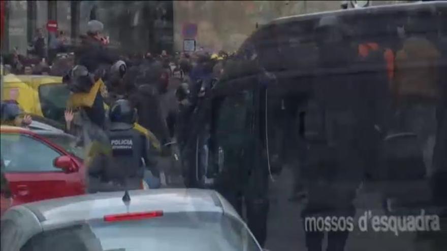 Los Mossos d'esquadra detienen a 12 personas por los altercados en Barcelona