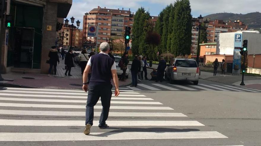 Herido un hombre tras ser atropellado por un coche en un paso de peatones en el Milán