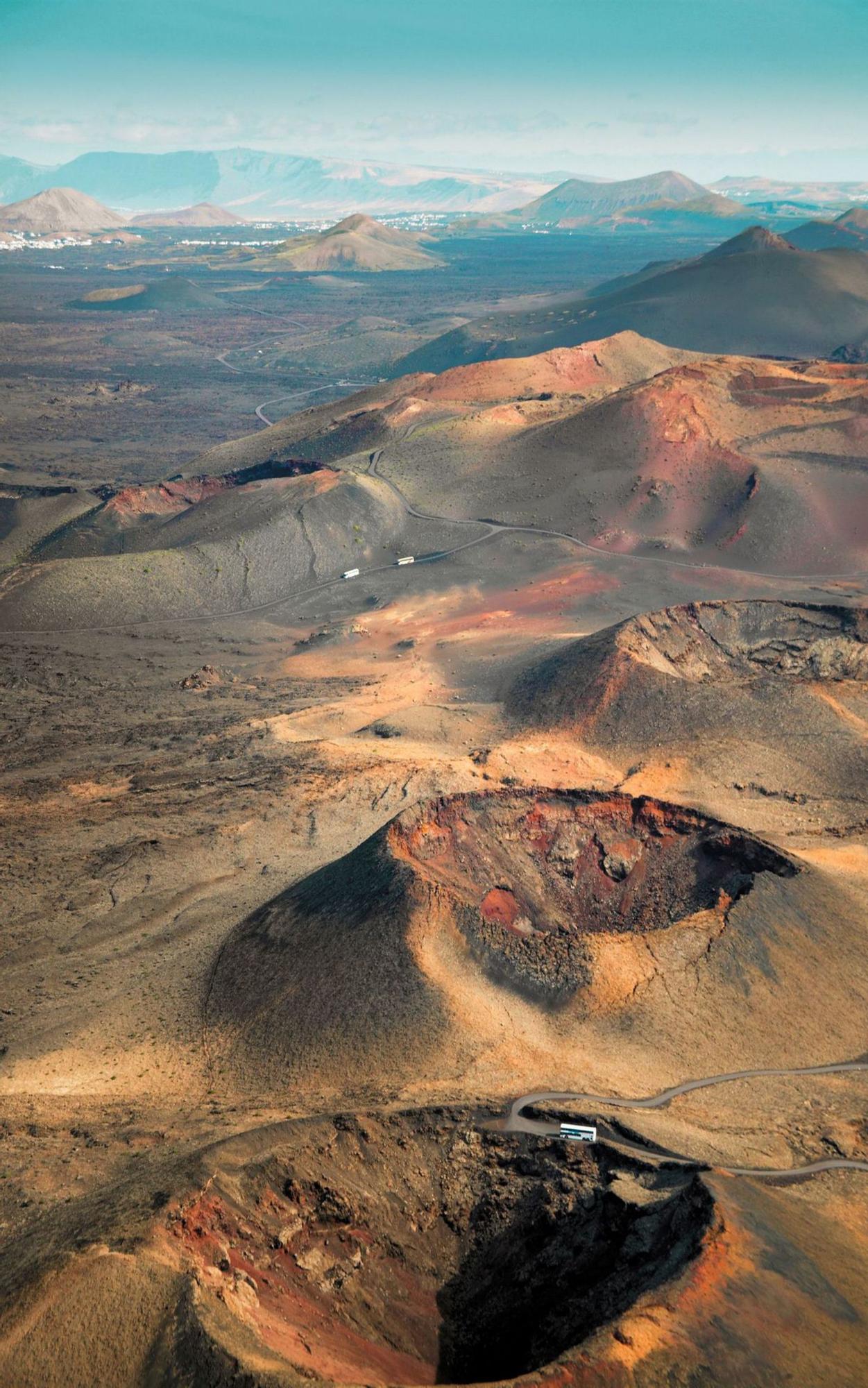 El Parque Nacional de Timanfaya está situado en la isla de Lanzarote.