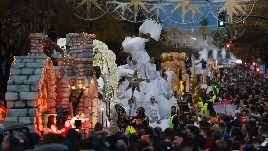 Directo | La Cabalgata de los Reyes Magos de Córdoba llega a La Victoria