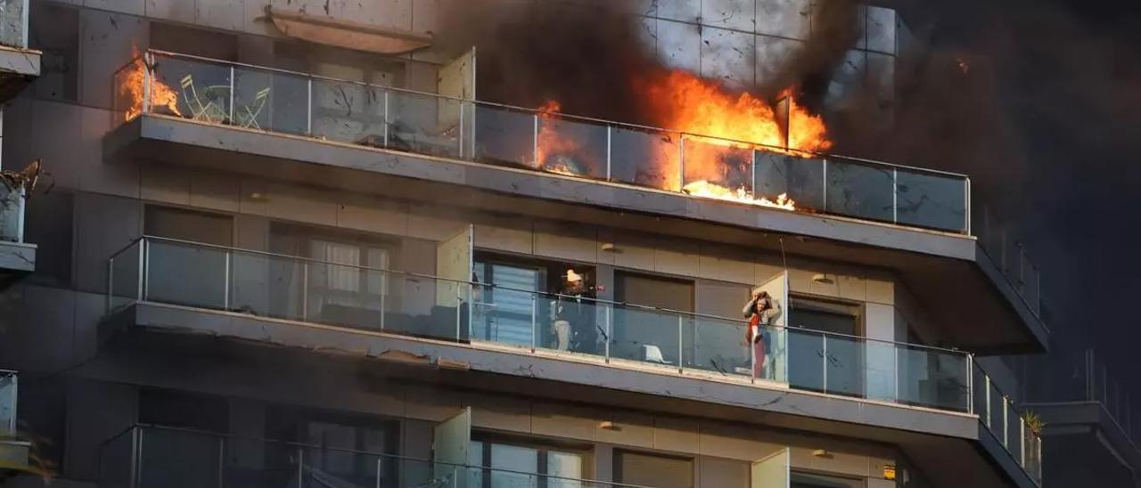 Vídeo: Consternación por el incendio en Maestro Rodrigo