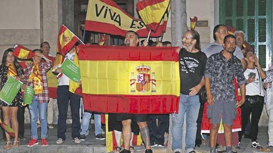 Protesta contra un acto de la CUP en Palma