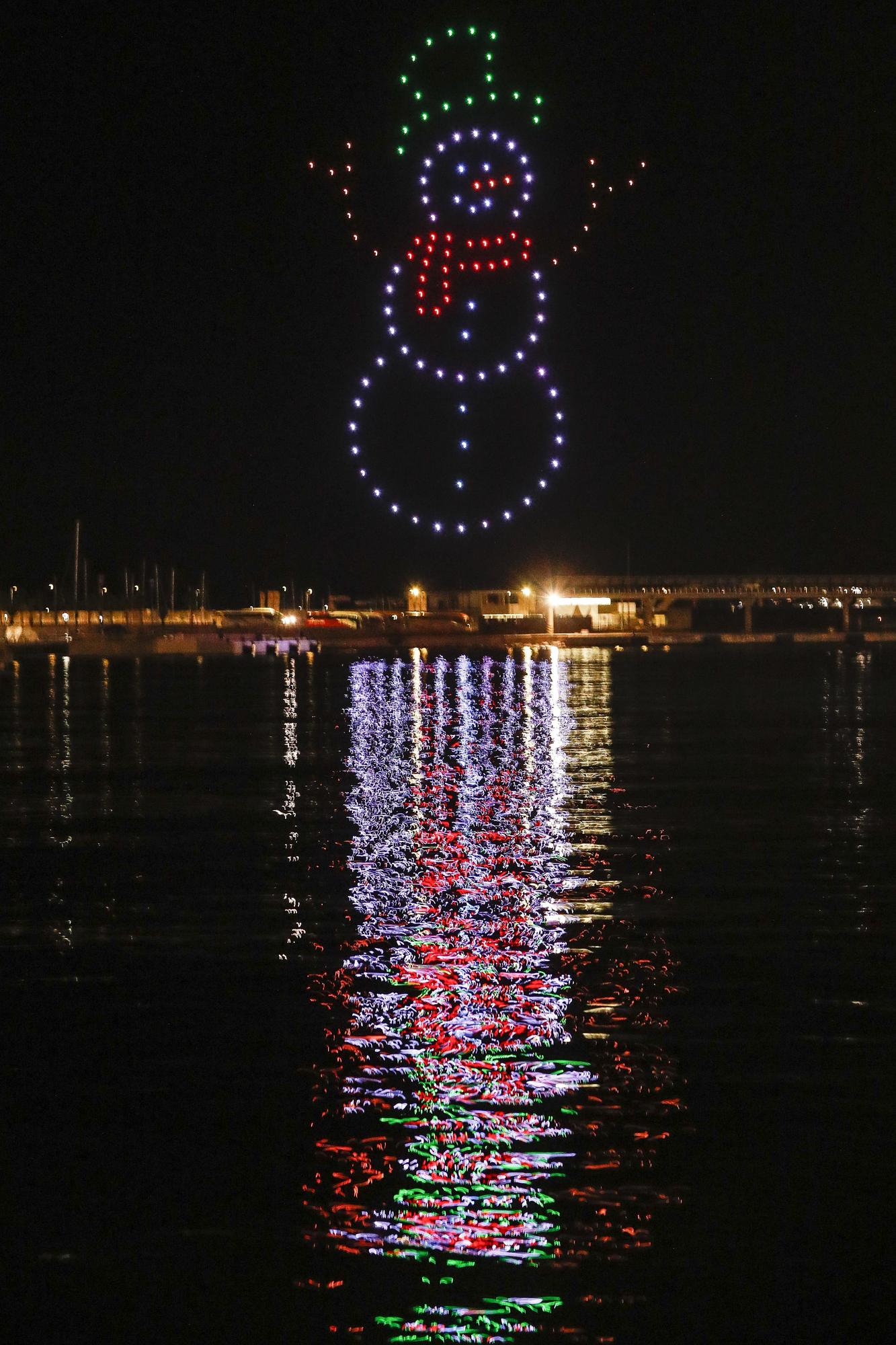 El espectáculo de drones de Navidad de Málaga, en imágenes