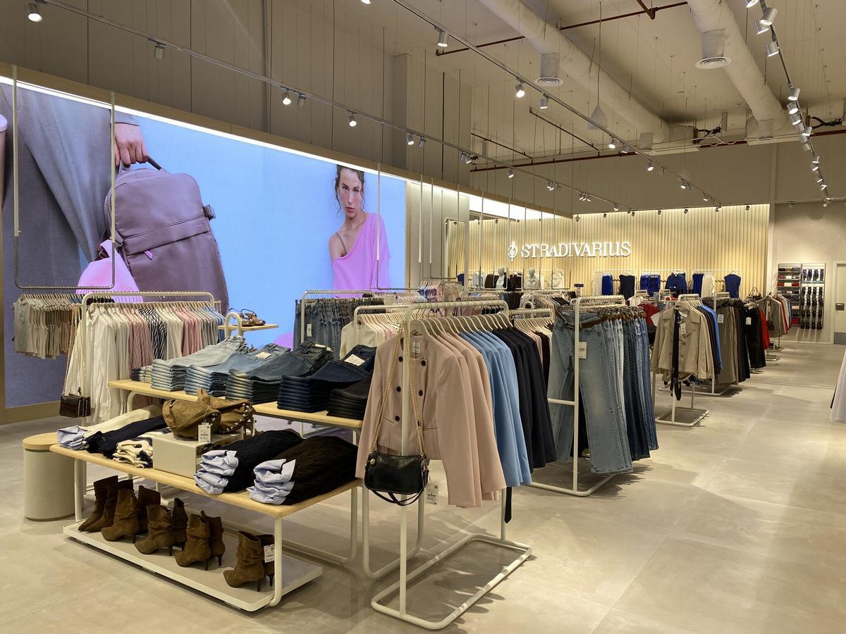 Interior de la tienda de Stradivarius que Inditex abrió la pasada semana en Irak.