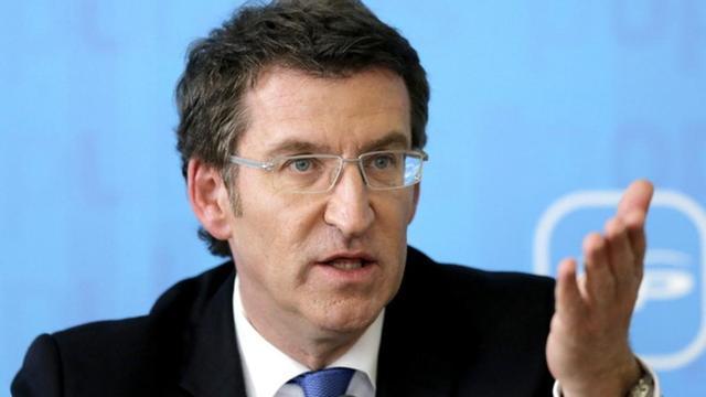 Alberto Núñez Feijóo, durante la rueda de prensa, este lunes en Santiago.