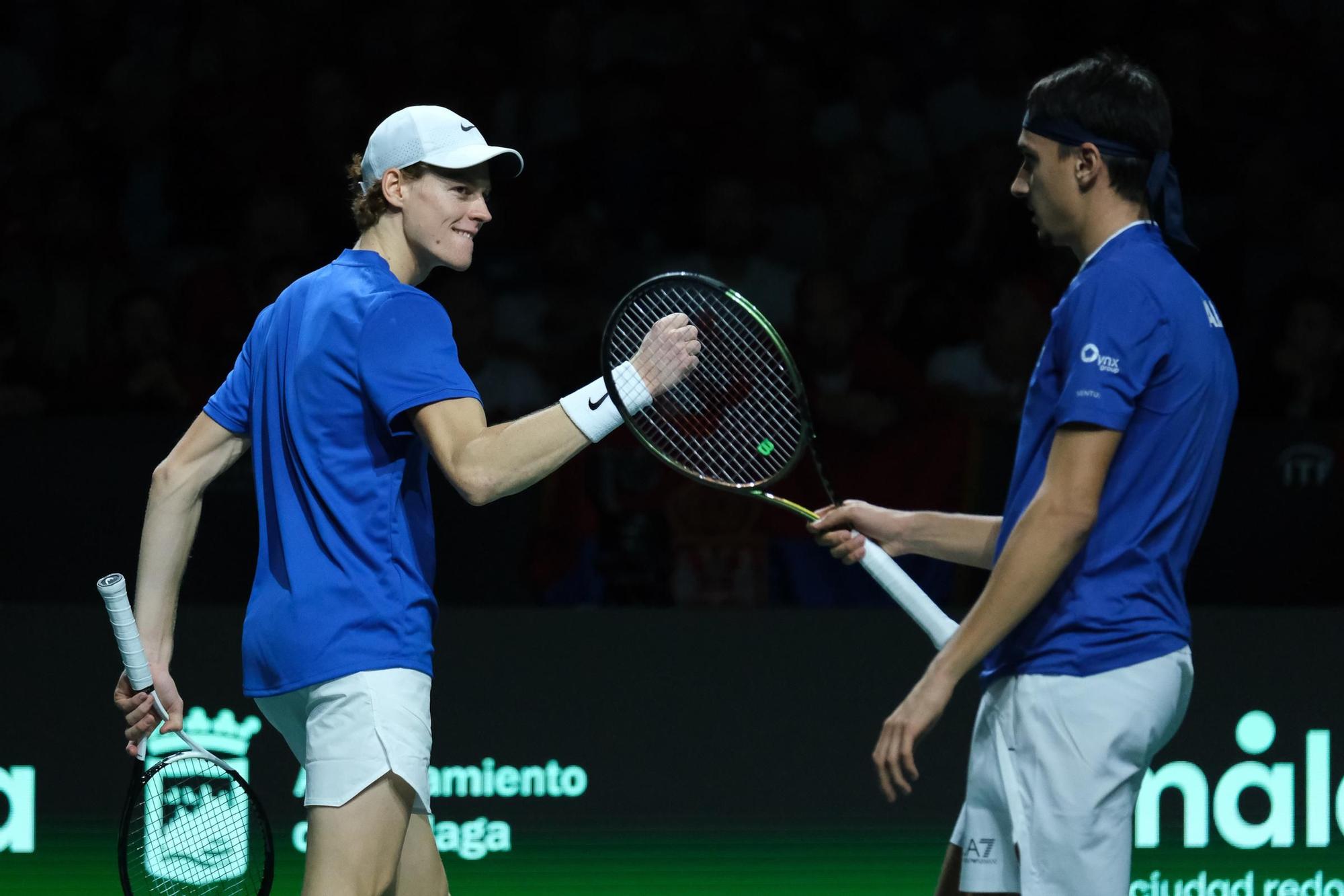 El partido de Sinner y Djokovic de la segunda semifinal de la Copa Davis entre Italia y Serbia en el Carpena