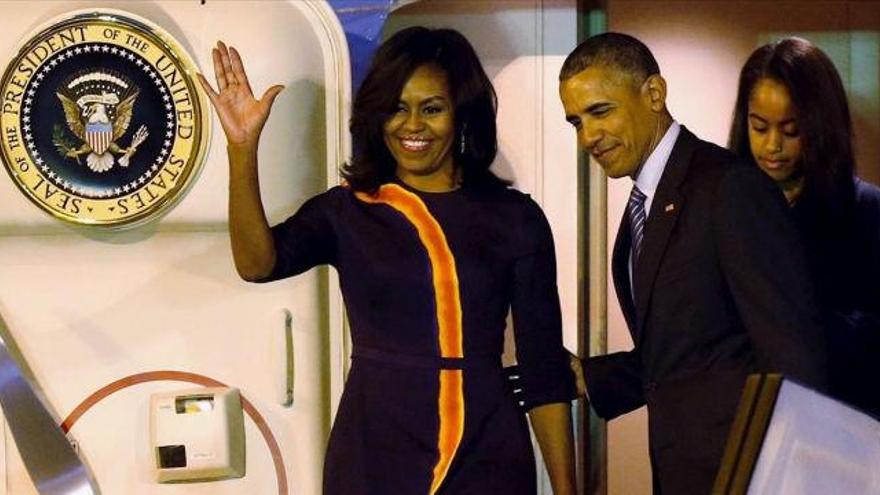 Obama llega a Argentina para relanzar las relaciones con Macri