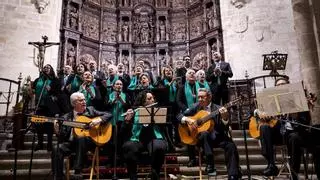 Cáceres da la bienvenida a la Navidad con pregón y villancicos tradicionales