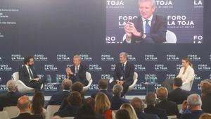 Los presidentes autonómicos de Galicia, Canarias y Baleares, Alfonso Rueda, Fernando Clavijo y Marga Prohens, en la mesa moderada por Joaquín Manso, director de El Mundo.