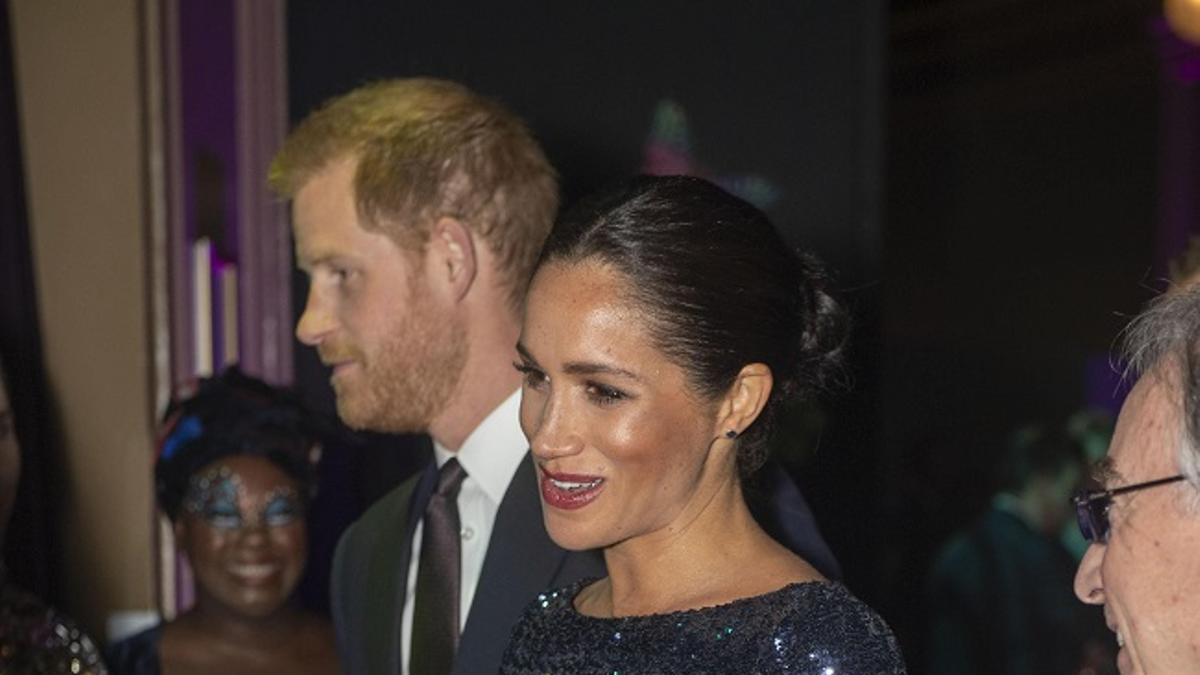 Meghan Markle deslumbra vestida de lentejuelas