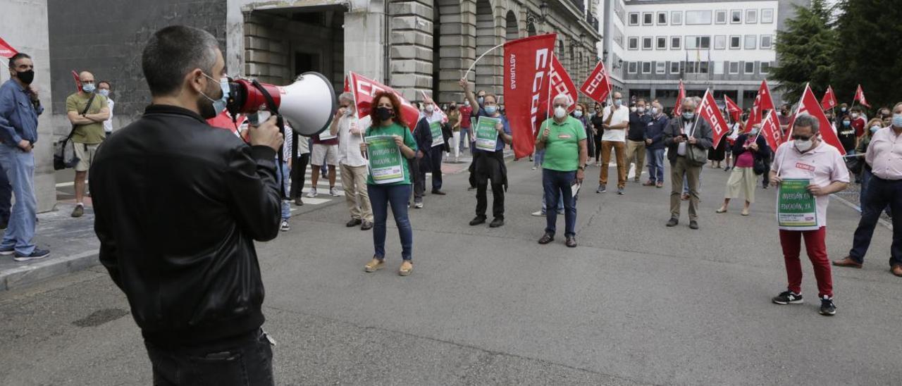 Una protesta ante la Consejería de Educación el pasado mes de julio