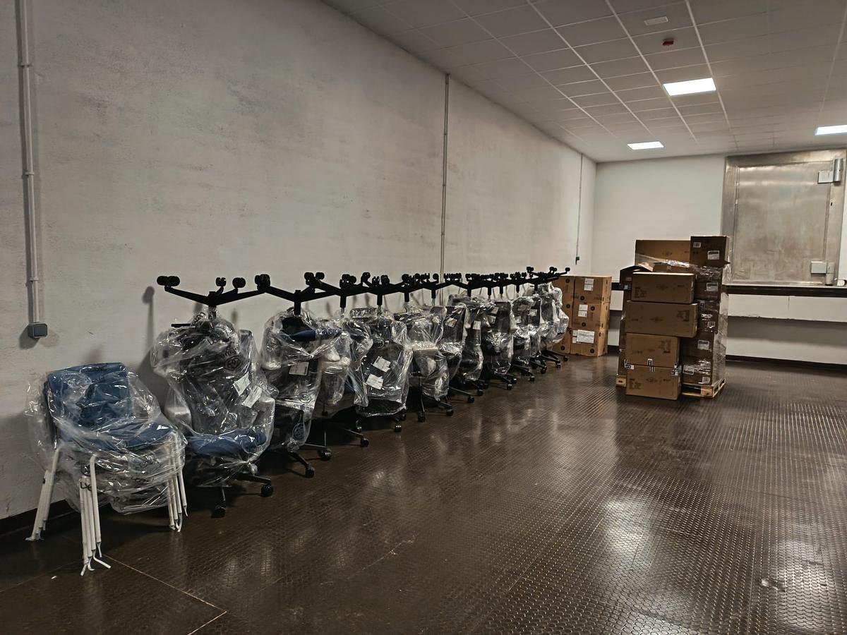 Mobiliario recibido en el antiguo Banco de España.