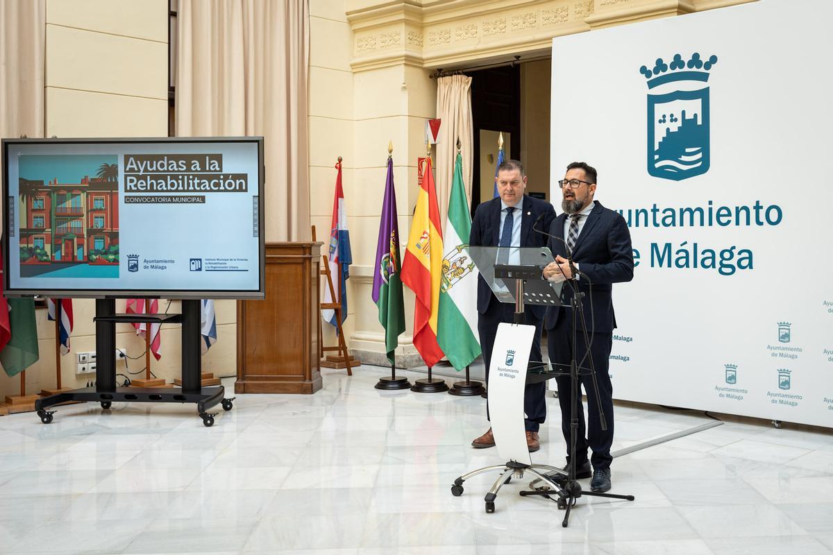 Francisco Pomares, en rueda de prensa.