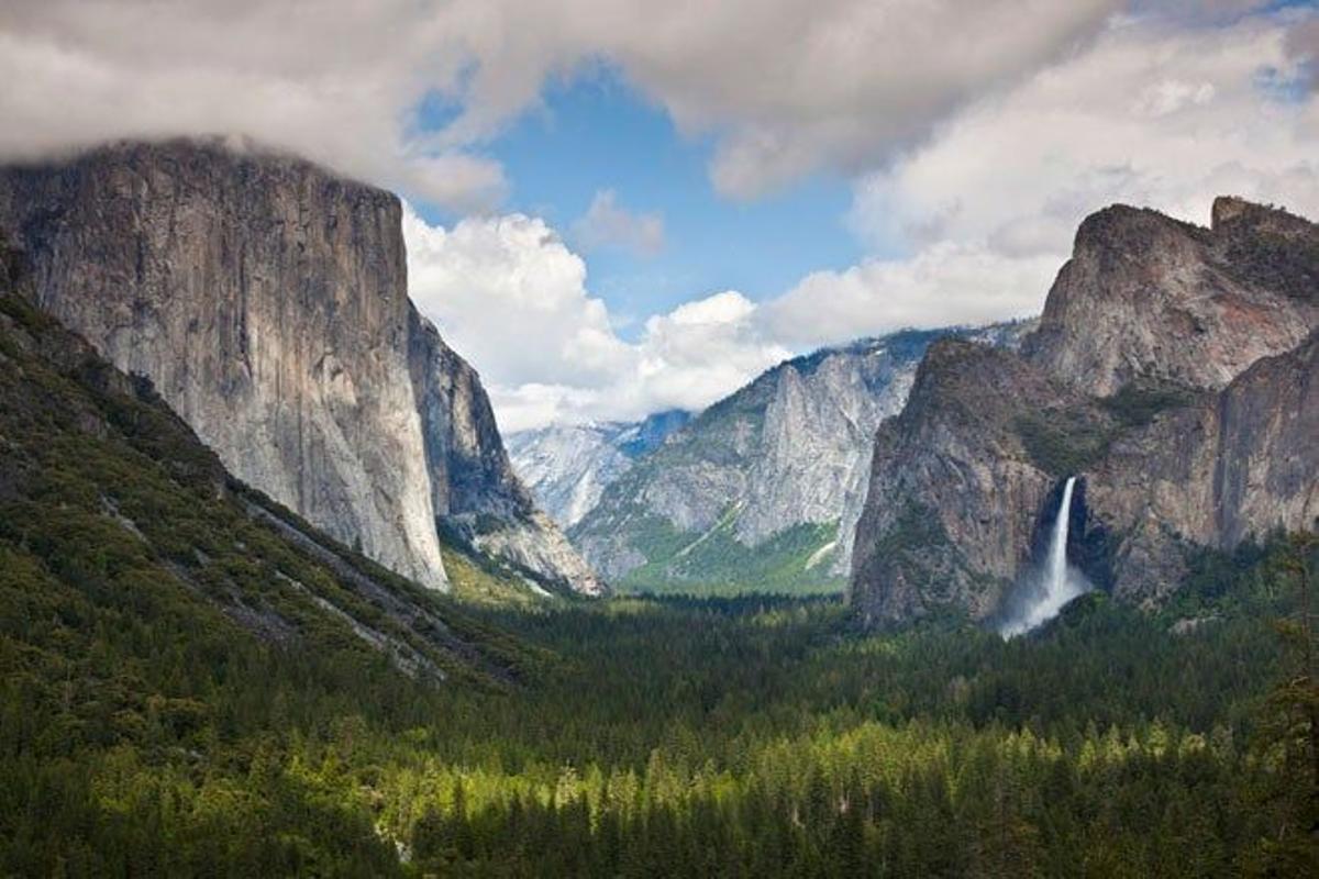 Cascadas Bridalveil en el Parque Nacional de Yosemite, California (EE.UU.)