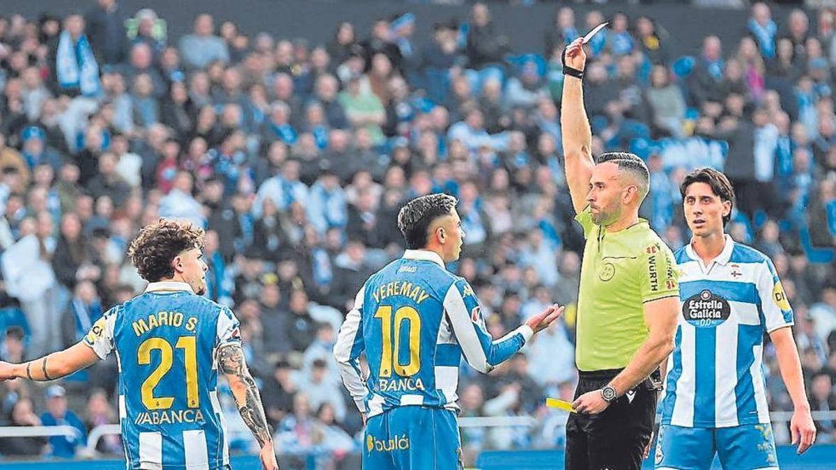 Yeremay, expulsado tras ver dos tarjetas amarillas en el descuento Yeremay, expulsado tras ver dos tarjetas amarillas en el descuento