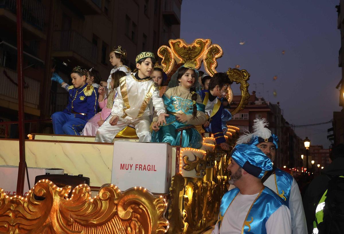 Búscate en la Cabalgata de las Fallas de Malva-rosa-Cabanyal-Beteró Búscate en la Cabalgata de las Fallas de Malva-rosa-Cabanyal-Beteró